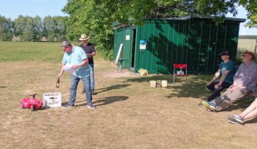 Urkunde plus Kaltgetränk, eine sehr schöne Idee