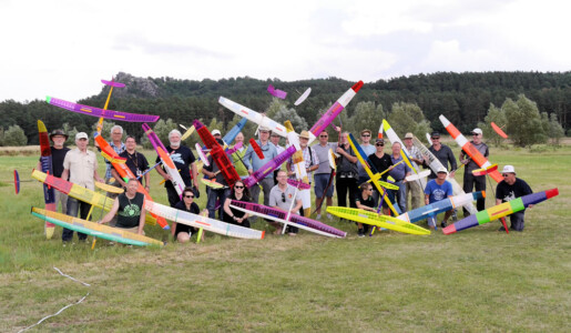 Das Gruppenbild mit der Burgruine Regenstein als Kulisse