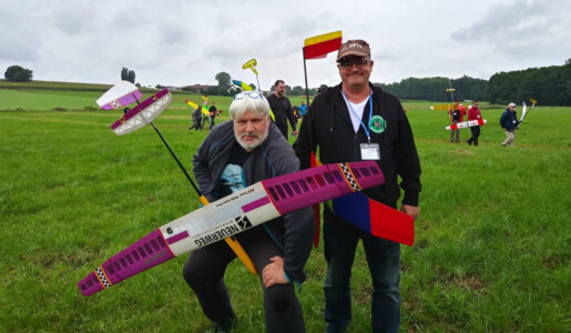 Links unsere Platzierung und rechts unsere Laune - Andreas und Lutz