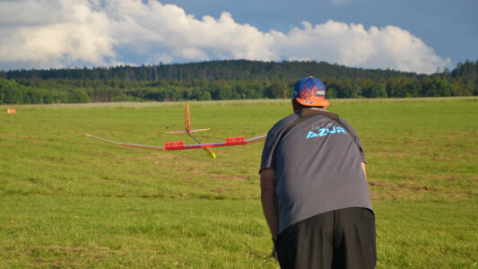 Schmitty hoch konzentriert im Landeanflug