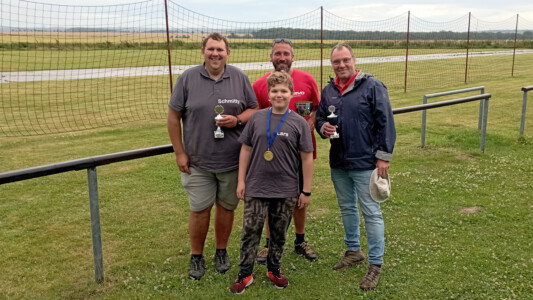 Die Glücklichen - Schmitty (geteilter Zweiter), Lars (bester Junior), Robert (Sieger) und Dirk (geteilter Zweiter) (v.l.n.r.)