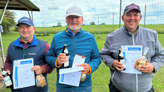 Die Bestplatzierten- Thorsten (2.), Dietmar (Sieger) und Michael (3.) (v.l.n.r.)